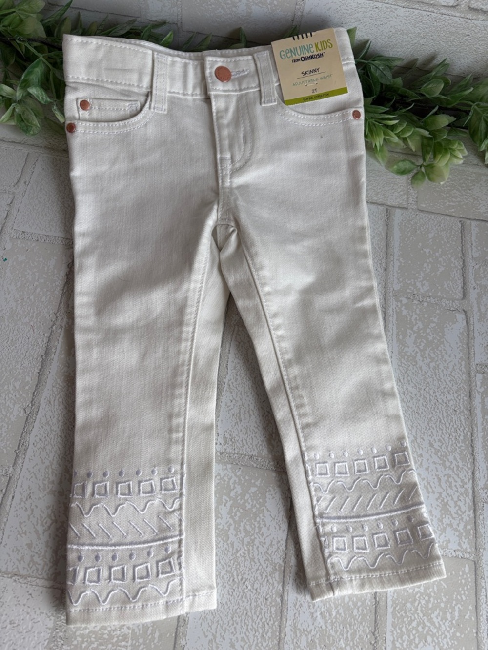 OshKosh Girls' White Skinny Jeans - Embroidered Hem 2T new